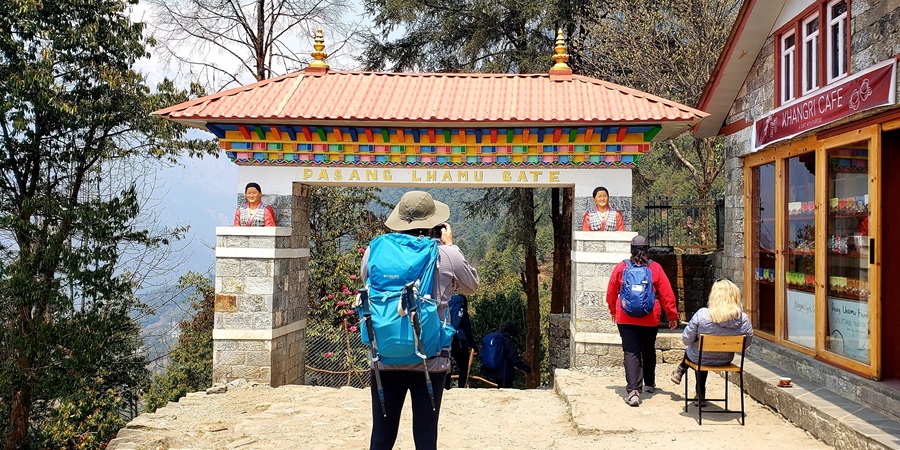 Everest Base Camp Trek-Phasang Lhamu Gate