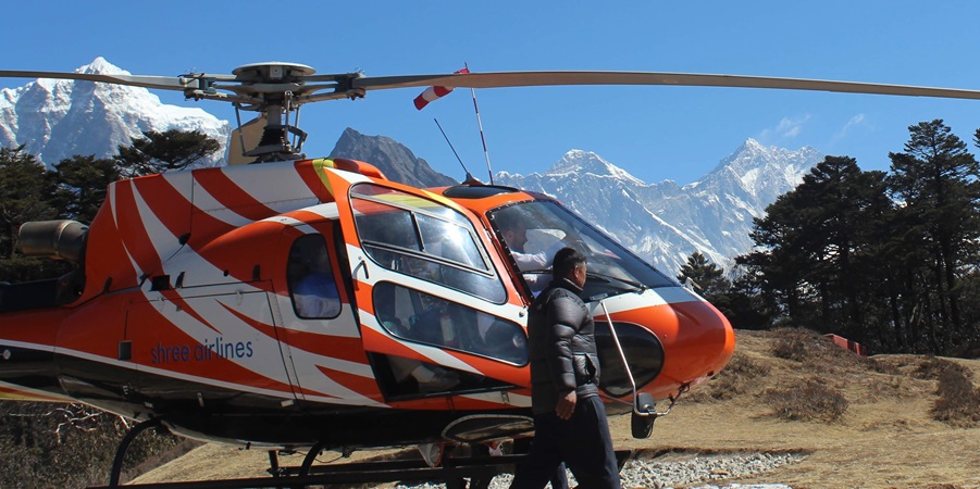 Everest Base Camp helicopter tour Kalapatthar landing